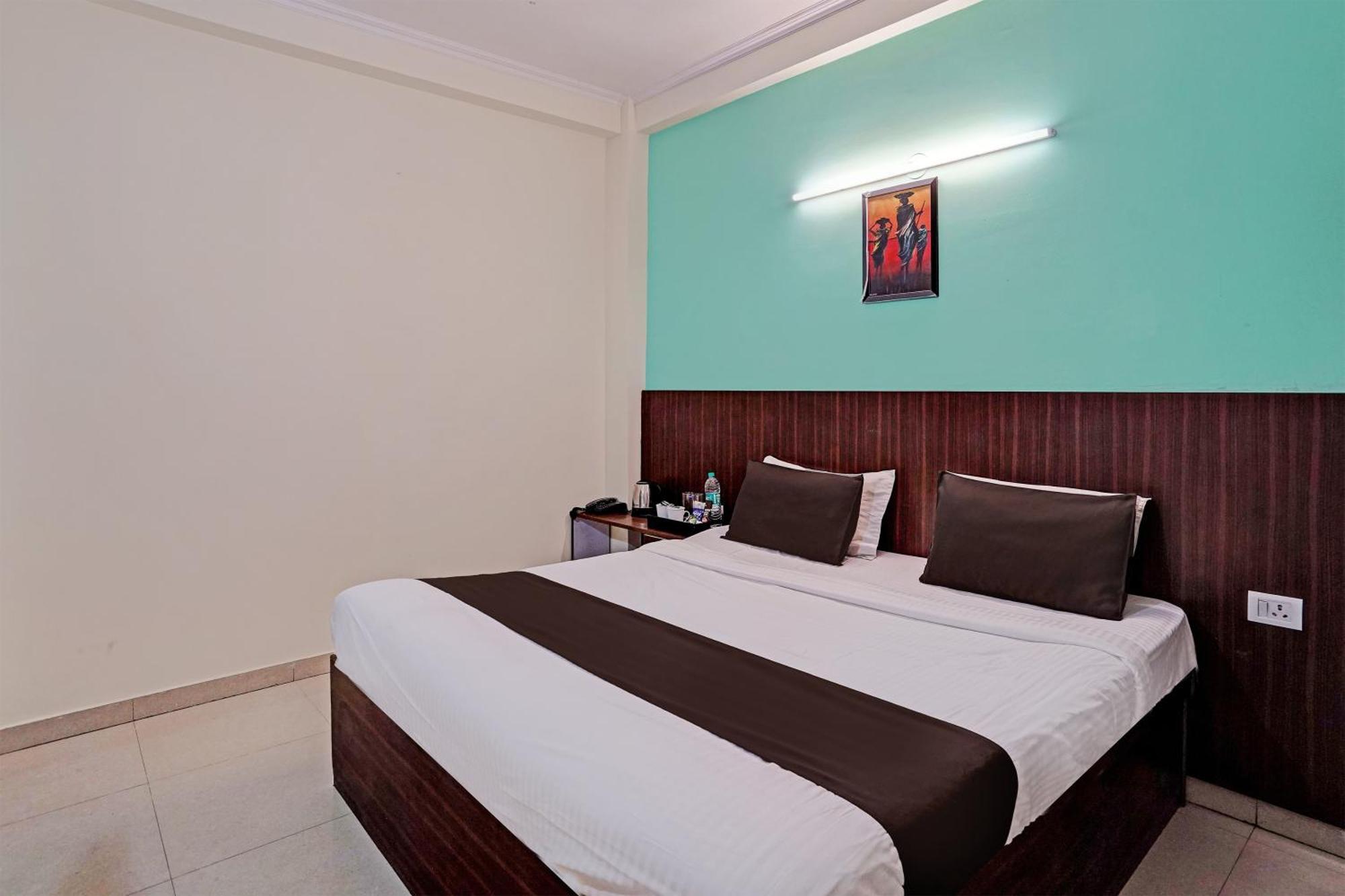 Hotel O Golden Imperial Greater Noida Zewnętrze zdjęcie